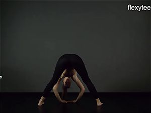 FlexyTeens - Zina flashes limber nude body